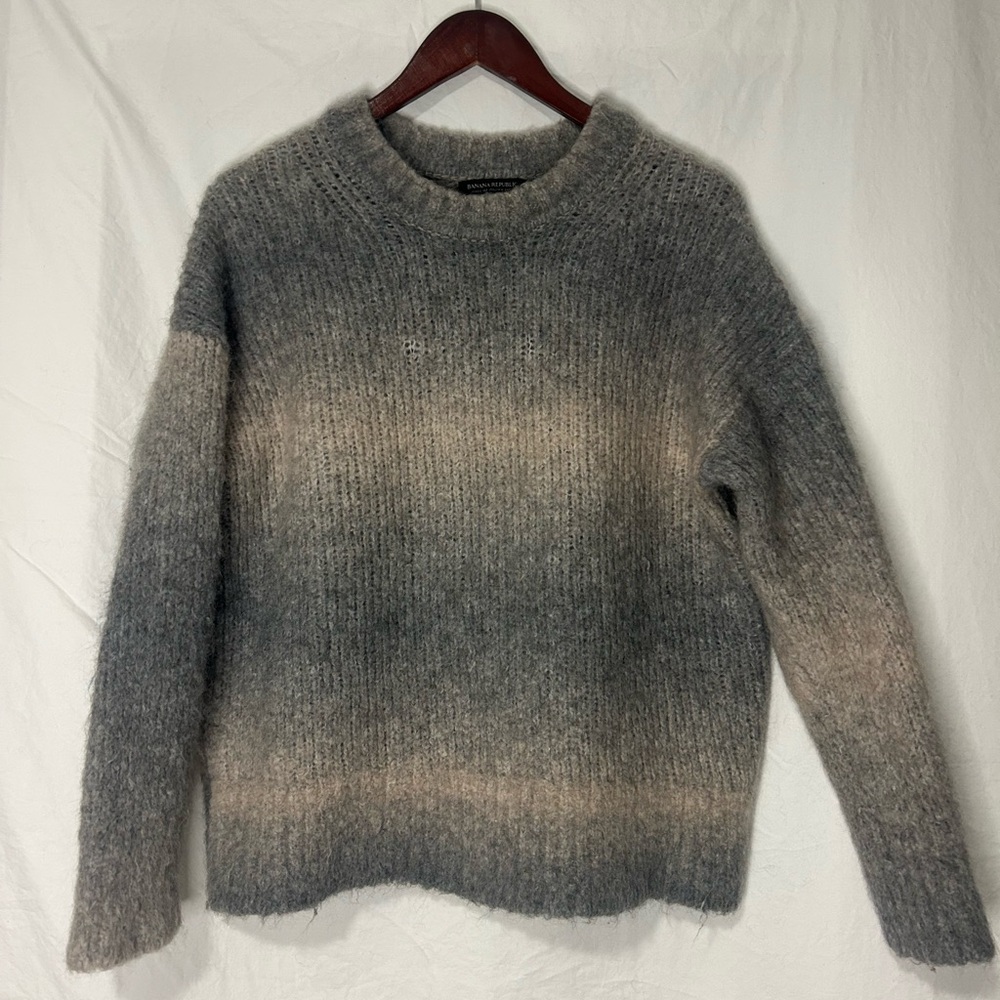 Banana Republic oversized Gray Knit Sweater